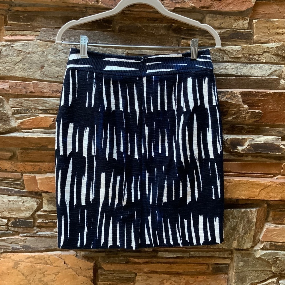 Milly Blue/White Mini Skirt NWOT (6) - Picture 3 of 6